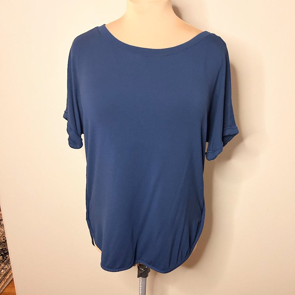 Matty M Blue Top Short Sleeve Rayon Stretch Scoop Neck size Large-XLarge  315
